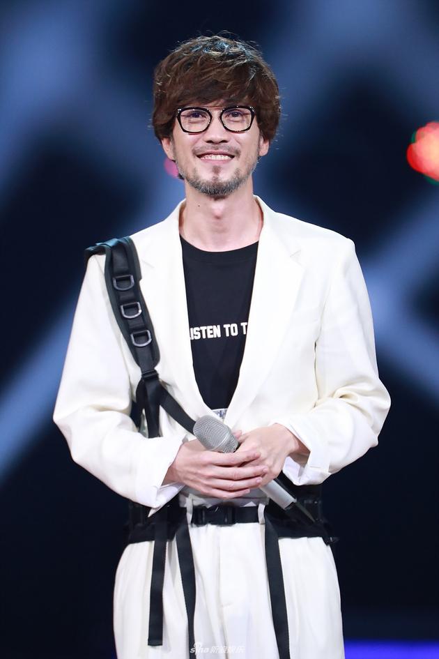 周传雄