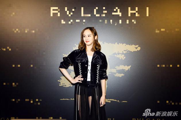 陆妍淇受邀出席品牌酒店开幕 美腿吸睛|陆妍淇