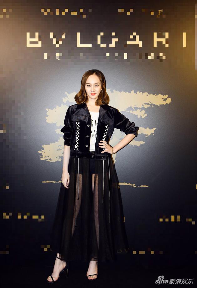 陆妍淇受邀出席品牌酒店开幕 美腿吸睛|陆妍淇|开幕|长腿_新浪娱乐_新浪网