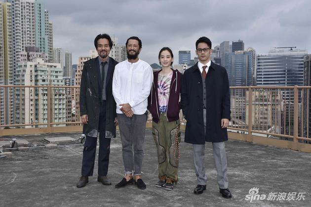 刘雅瑟与主创合影