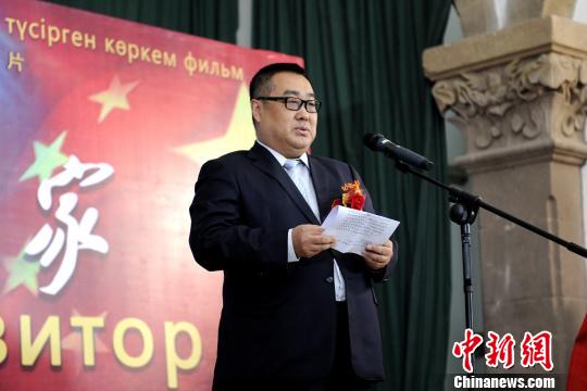图为《音乐家》总策划和出品人、中国闪亮影业董事长沈健发言。 田进 摄