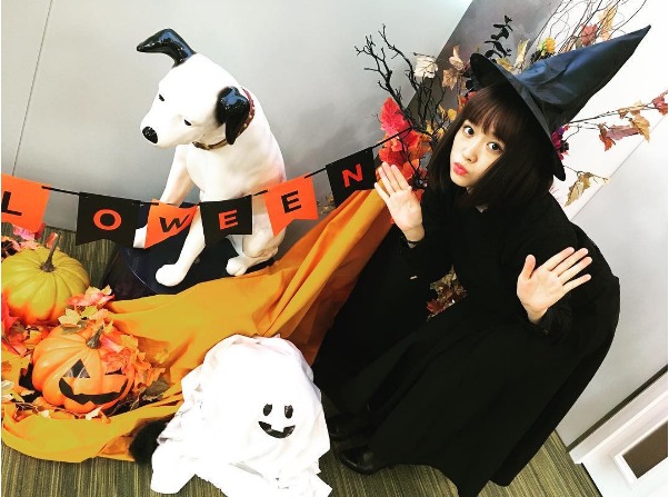 大原樱子公开万圣节小魔女COS照 粉丝大呼像