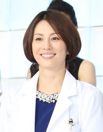 朝日台剧集《Doctor-X~外科医·大门未知子~》主演米仓凉子