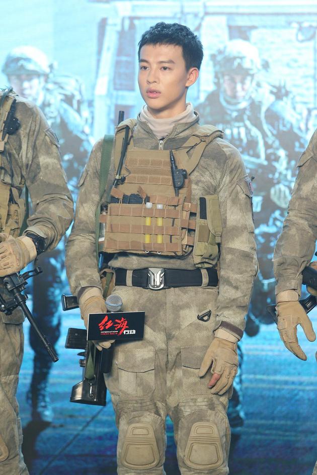 “蛟龙之眼”尹昉《红海行动》蜕变成长|尹昉|红海行动|林超贤_新浪娱乐_新浪网