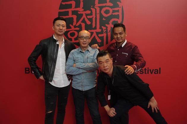 10月14日,由贾樟柯监制、作家韩东编剧导演的电影《在码头》在韩国釜山电影殿堂举行了全球首映。