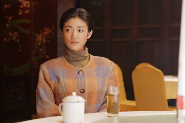 剧中傻柱妹妹"何雨水"扮演者滕旋因其扎实表演功底,人物刻画到位,表演