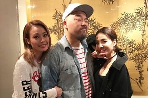 蔡依林容祖儿为好友庆生 笑容甜美