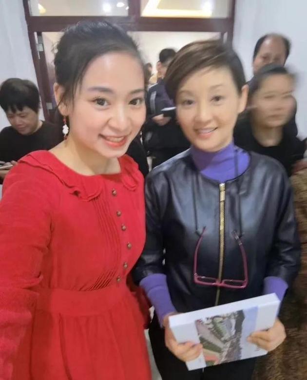 冯小刚携徐帆回老家湘潭 乡亲望其为家乡拍电影（组图） - 3