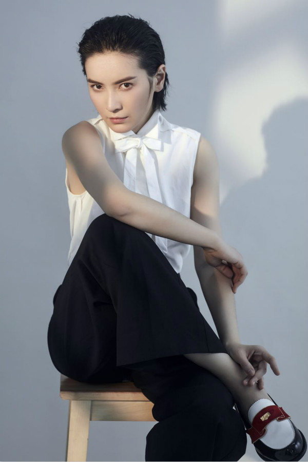 李媛写真帅气撩人