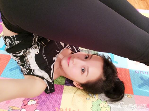 李念晒练腰照 网友可以用上李念同款了|李念