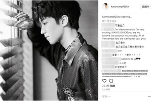 王俊凯社交账号曝光！晒照忧郁眼神低头看窗外