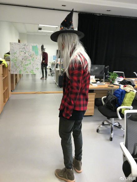 韩庚扮成吸血鬼