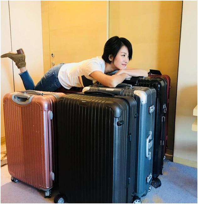 曹曦文行李箱多到爆