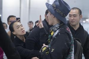 王力宏成都遭疯狂女粉丝攻击