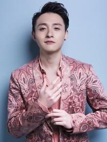 强宇