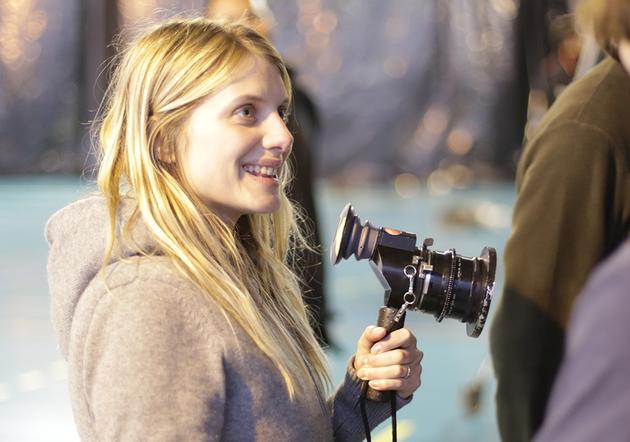 梅拉尼·罗兰导演新片《深潜》首曝预告 画面唯美|深潜|梅拉尼·罗兰|吉尔·勒卢什_新浪娱乐_新浪网