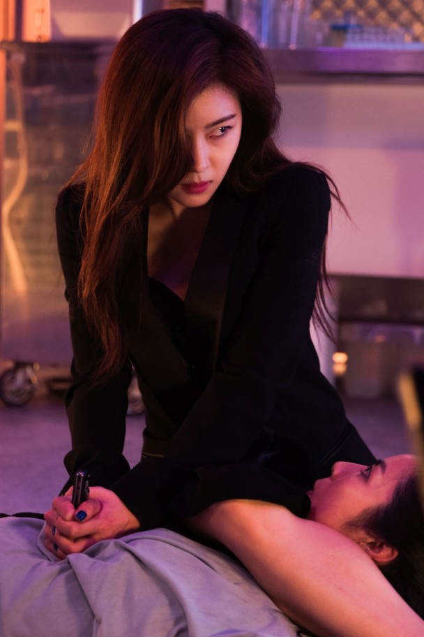 吴宇森招牌慢镜 河智苑变身冷血杀手