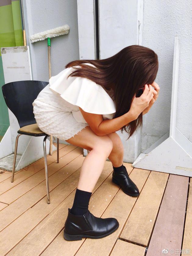 王祖蓝男扮女装