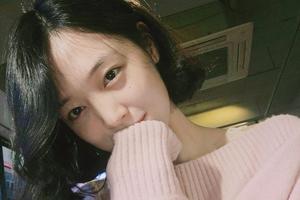 秋日氛围女神！雪莉短发自拍展清纯美貌