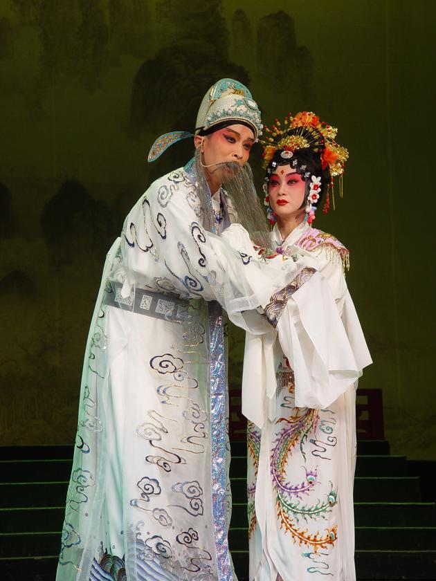 第四本《月宫重圆》唐明皇:黎安、杨贵妃:余彬