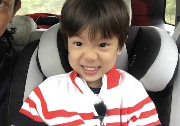 杜江微博晒嗯哼搞怪照 深情表白:我为你骄傲|杜