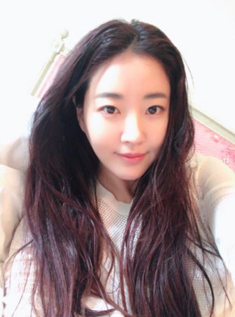 40岁韩国女星晒素颜照似少女 魔鬼身材让人喷血