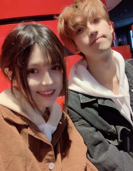 胡彬与女友