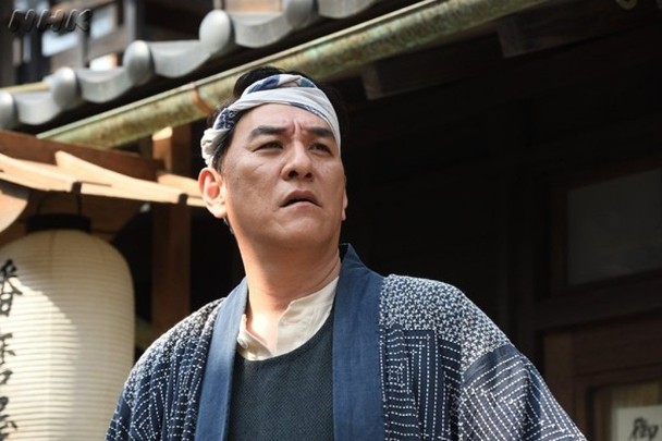 皮埃尔泷在大河剧《韦驮天：东京奥运的故事》扮演足袋屋老板。