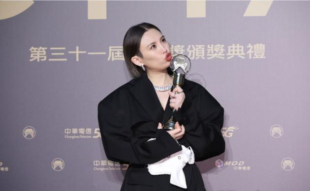 25+ 魏如萱 刻在我心底的名字 Mp3 Gif