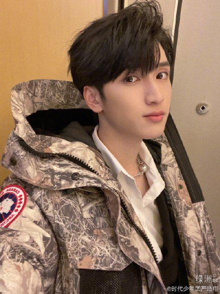 严浩翔简谱_严浩翔贺峻霖(2)