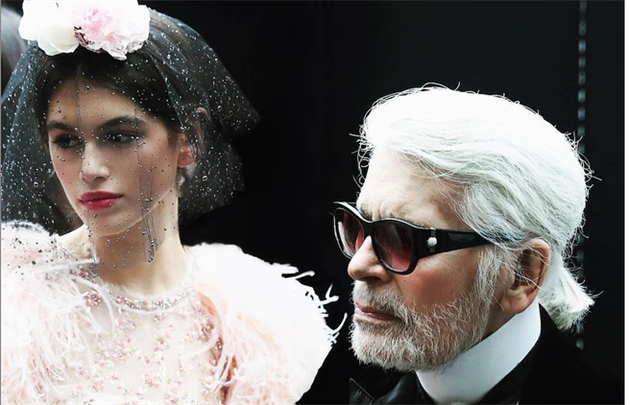 辛迪克劳馥女儿凯雅·杰柏(KaiaGerber)与老佛爷合作