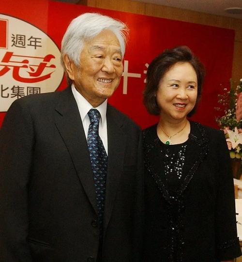 平鑫涛儿子揭财产分配方案 琼瑶会分到什么？