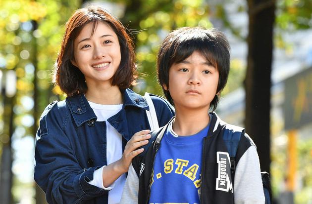 石原里美主演的高分日剧《Unnatural》(非自然死亡)确定翻拍中国版