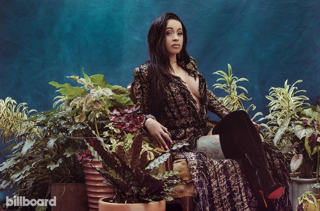 Cardi B首次登顶公告牌百大艺人榜