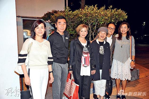 宣萱（左起）、方中信、余安安、鲍起静、方平及莫可欣昨晚（4月4日）出席刘伟强生日派对。