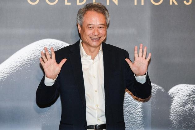 力挺婚姻平权!李安亲笔写爱最大字条祝福