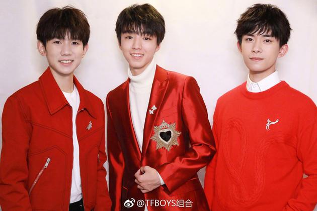 TFBOYS连续四年登央视春晚 三人更显成熟帅气