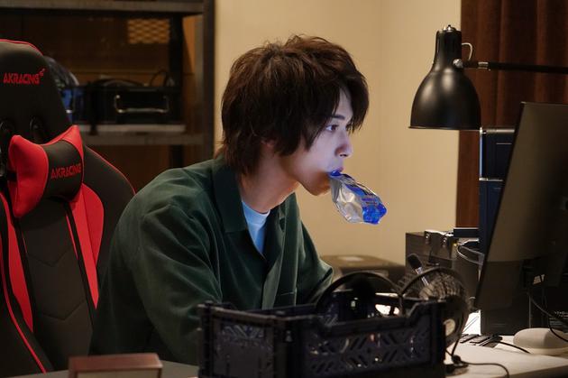 横滨流星出演《轮到你了》 剧中与田中圭一起吃饭