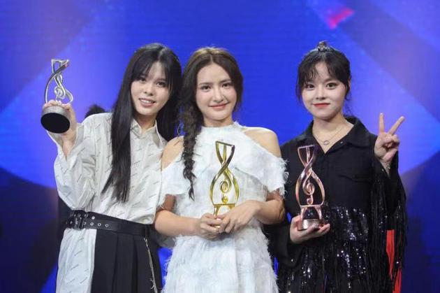 祺媛吖、蒋京逾、黄霄雲