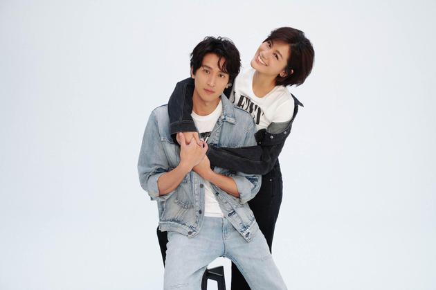 邵翔、小蛮公布婚讯