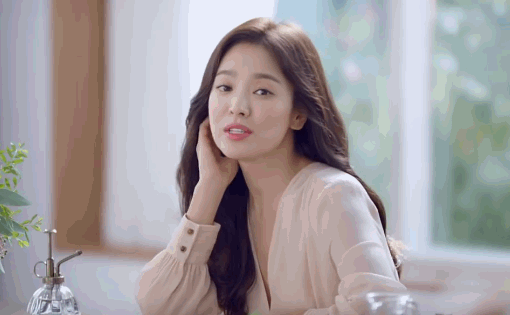 37岁宋慧乔离婚后淡妆出镜 重回颜值巅峰