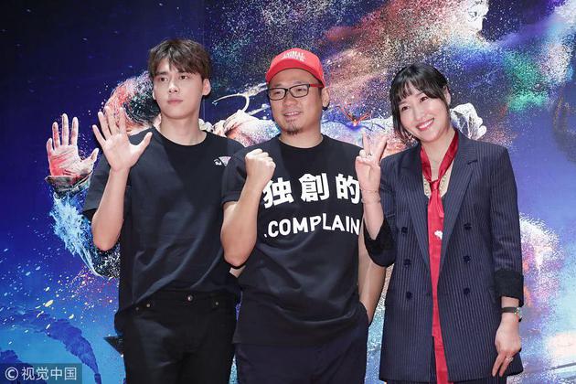 左起:李易峰、韩延、陈祉希