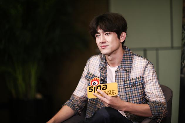 林更新感慨年纪:以前二两不醉 现在五钱就不行