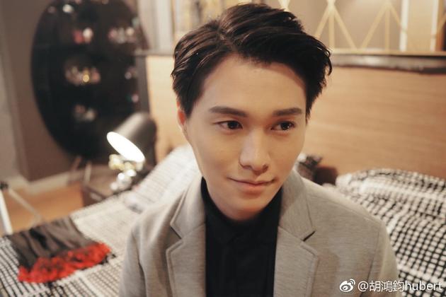 胡鸿钧《降魔的2.0》热拍 生日许愿跳出舒适圈