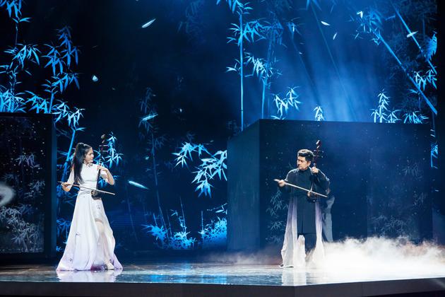 二胡版《卡路里》惊艳现场 国风少女陈依妙获赞