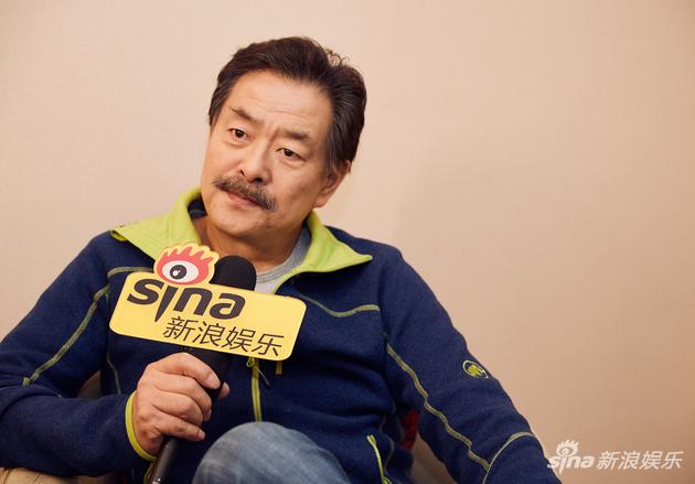 濮存昕批准新浪娱笑采访(摄影\宫德辉)