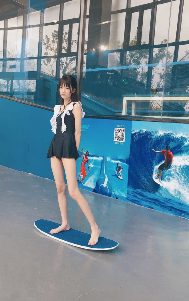 组图:男主播比赛狂赢女神电竞选手 粉丝纷纷倒戈
