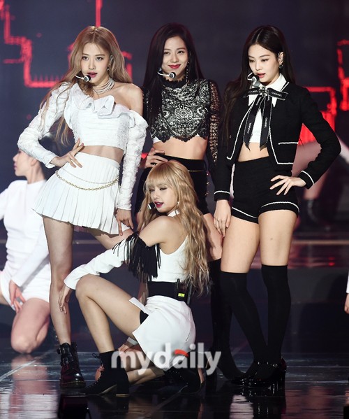 BLACKPINK奪Billboard 200專輯榜冠軍