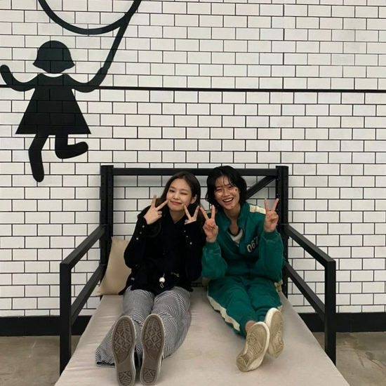 JENNIE、鄭浩妍