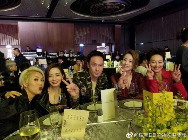 左起:杨千嬅、毛舜筠、吴镇宇、邓丽欣、惠英红